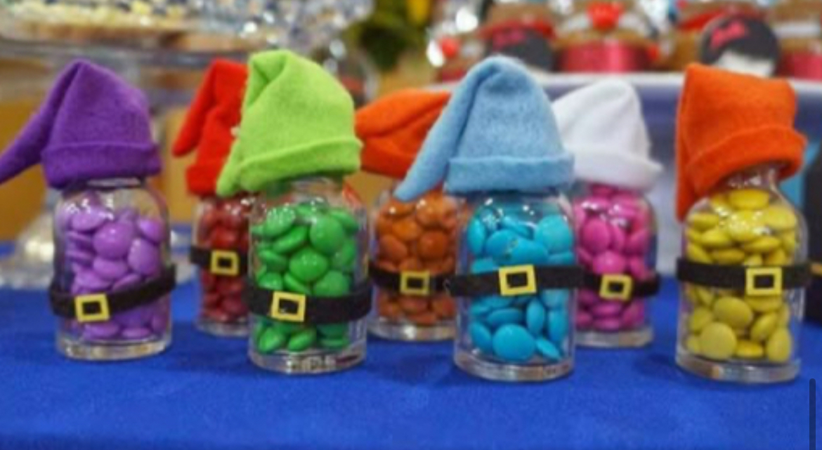 seven dwarf sweet jars snow white party