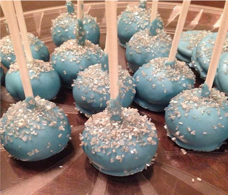 16+ Frozen Themed Party Treats